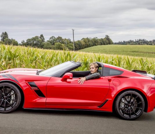 Chevrolet Corvette Grand Sport: Front, Ferrari rear, Las Vegas