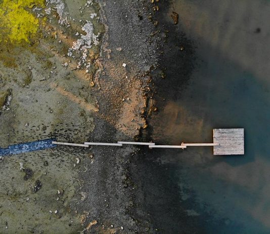 Flak grenades and mortar bombs: low water brings world war II ammunition in the Rhine-days