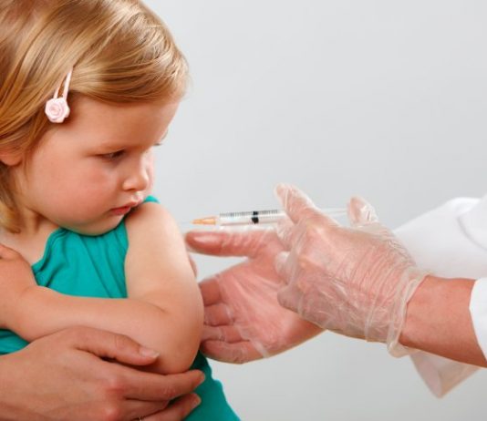 Helicopter parents in the emergency room: “help, our daughter has swallowed a half ice cubes!”
