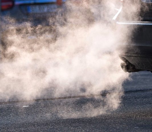 Air quality: EU environment Commissioner defends pollutant limits