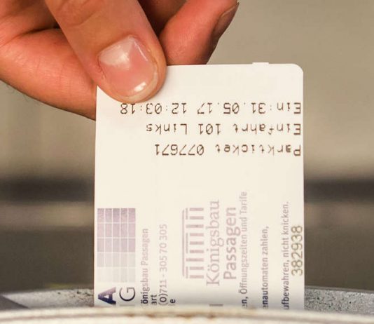 Despite the Parking ticket man to pay 335 Euro fine because he supposedly has no Ticket