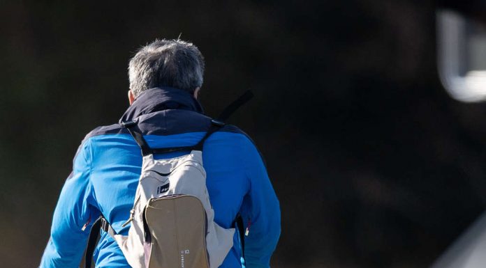 Man is driving with a bike against a road sign – then he slams upside down on the Asphalt