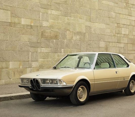 The Concorso d’eleganza Show in the vintage cars and vanities