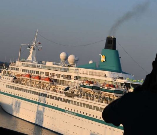 Cruise ship staff: “Unfortunately, we were not allowed to beat the guests”