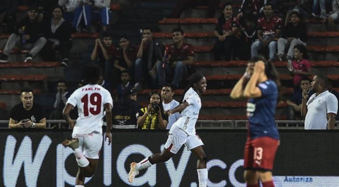 The revolution in march of the footballers colombian