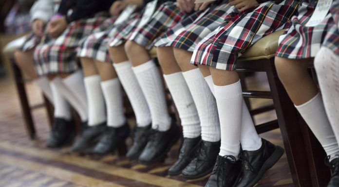 Valencia will prohibit the school uniforms are different depending on the sex