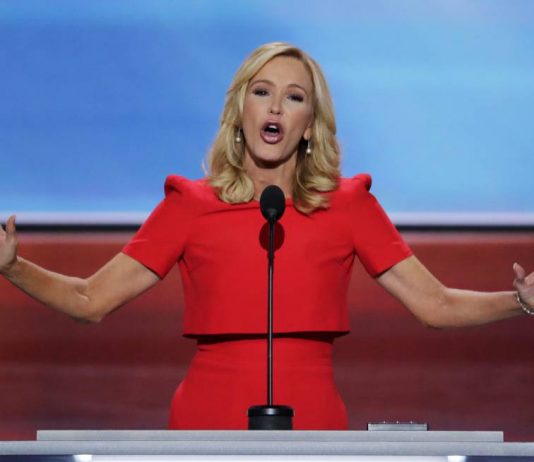 A lit telepredicadora in the White House