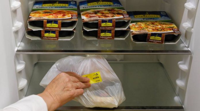 Expired food and a caterpillar in the menu of the health centers