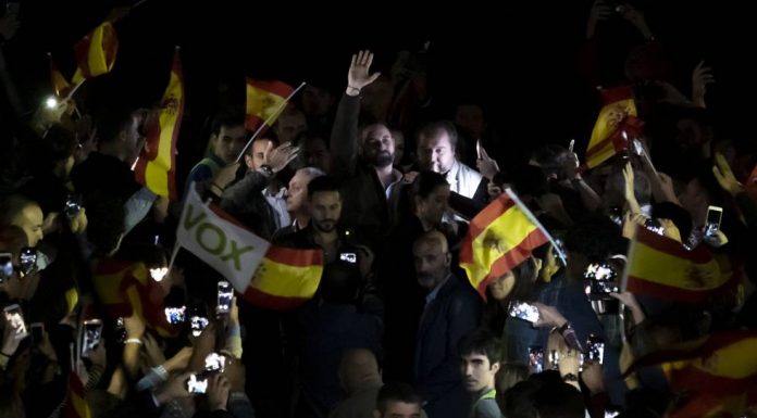 The rise of Vox unleashes the nerves in the big matches on the final straight