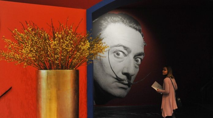 Electronic tickets for the Dali exhibition in Moscow for the weekend sold out