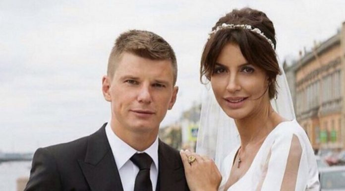 Ex-wife Arshavin with children evicted from his apartment’s former mother-in-law Ex-wife Arshavin with children evicted from his apartment's former mother-in-law