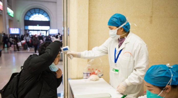 In Italy, the detained cruise liner with passengers from China In Italy, the detained cruise liner with passengers from China