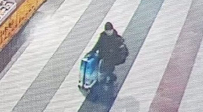 Leave children at Sheremetyevo airport, the man came to confess to the investigators