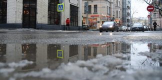 Muscovites advised not to rely on "real winter"