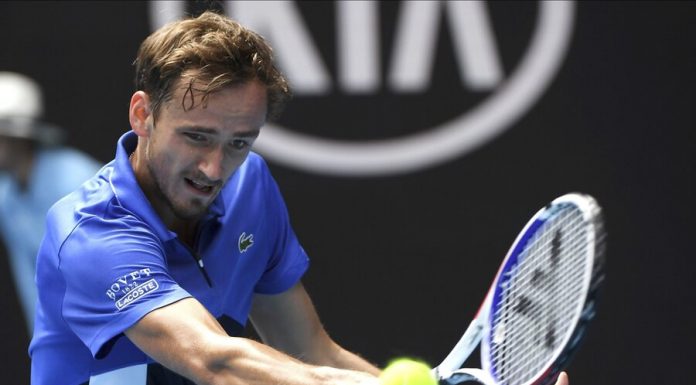 Tennis player Medvedev lost to Wawrinka in the fourth round of the Open championship of Australia