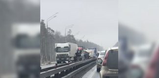 The amount of traffic on the Kiev highway in the capital from-for road accident