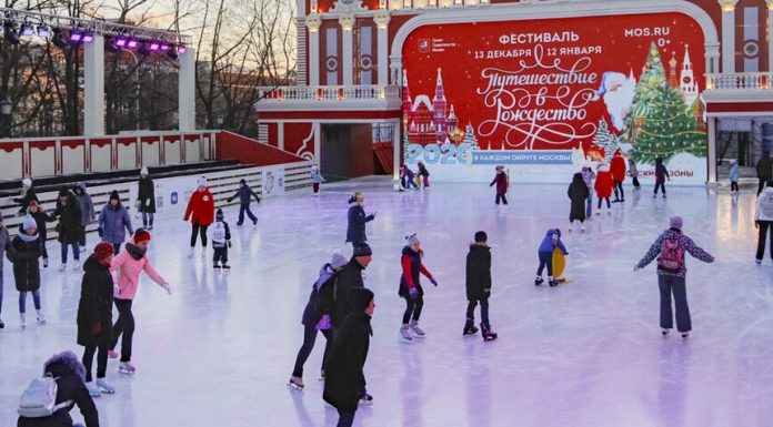 Work 12 rollers of the festival "Journey to Christmas" was extended until March 1