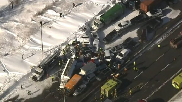 200 vehicles collided in a major accident in Canada – media