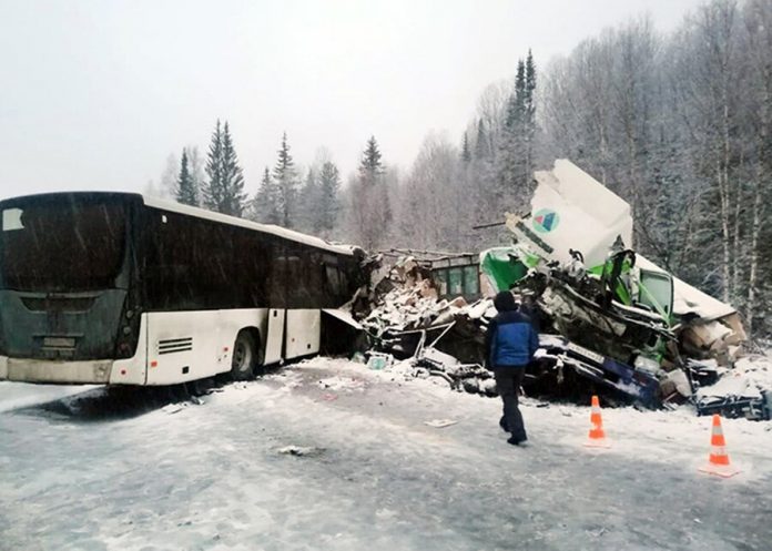 29 people were injured in collision between bus and truck in Kuzbass