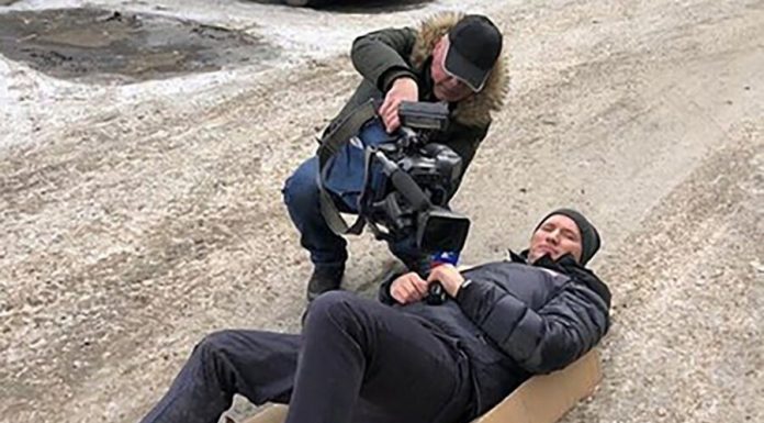 A resident of Krasnoyarsk brought down a foreign car planning to interview him a journalist