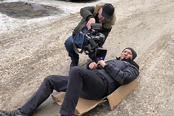 A resident of Krasnoyarsk brought down a foreign car planning to interview him a journalist