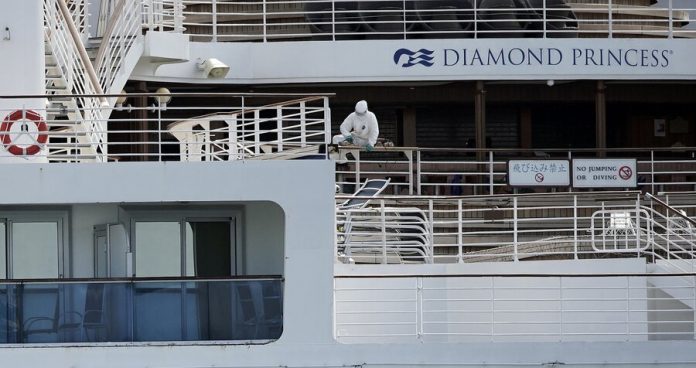 A resident of Omsk has told, how Russians live on Diamond Princess