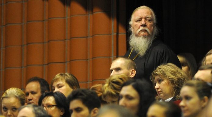 Archpriest Dmitry Smirnov explained his words about women in a civil marriage