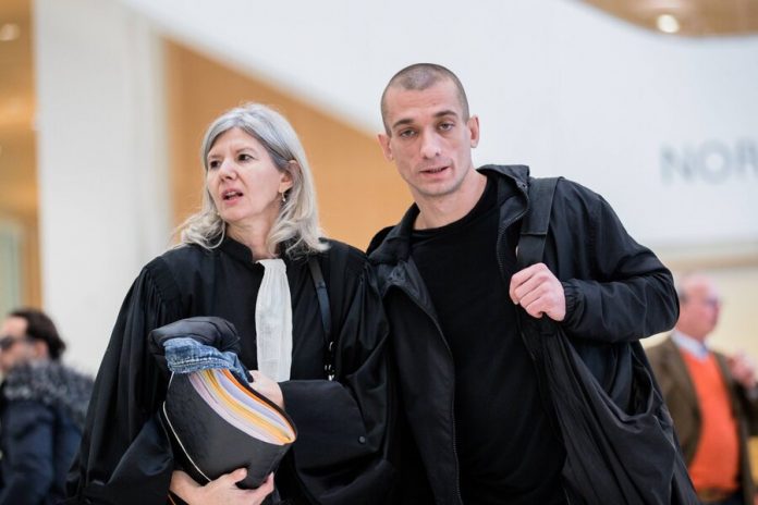 Artist-actionist Pavlensky was detained in Paris