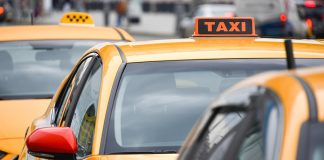 Called the average earnings of the Moscow taxi drivers