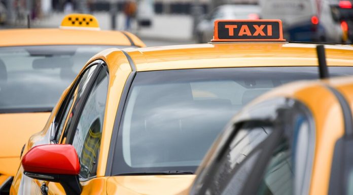 Called the average earnings of the Moscow taxi drivers