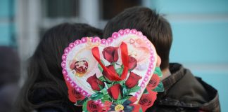 Cards from flowers, learn how to do in the "Aptekarsky ogorod" 14 Feb