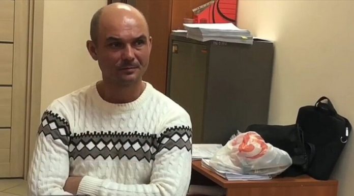 Dropping my kids off at Sheremetyevo, he was sent under arrest