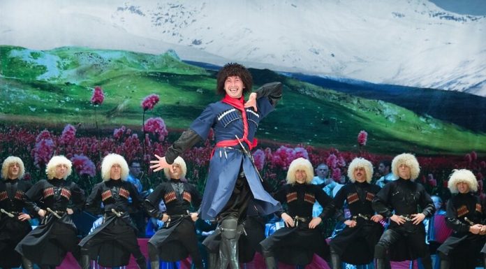 "Elbrus" and the Astrakhan song and dance ensemble will present House music big show