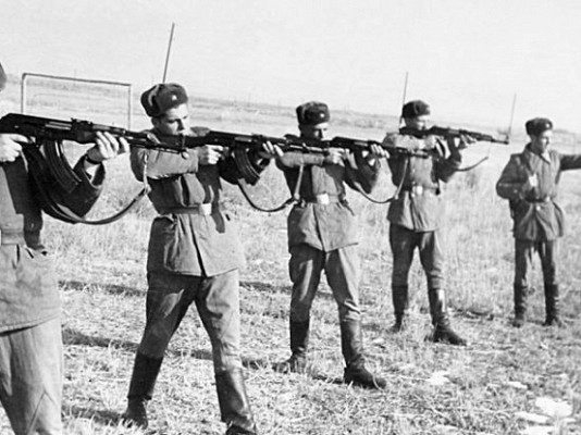 How many shots can be done from a Kalashnikov at a time