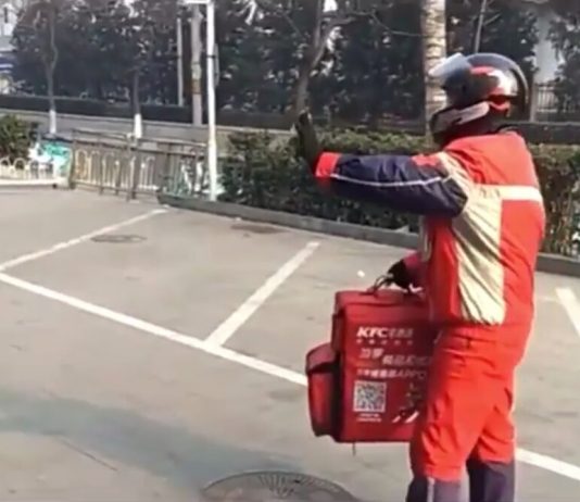 In China there was a service for the delivery of food without any contact with the courier In China there was a service for the delivery of food without any contact with the courier
