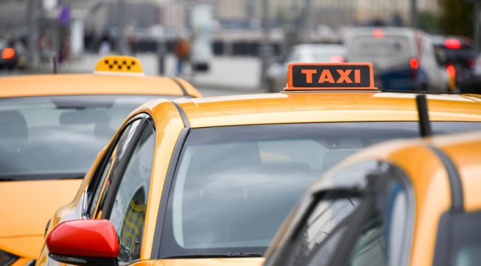 In Moscow taxi driver stole from a customer's Bank card almost 500 thousand rubles