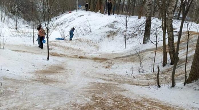 In Park "Northern Tushino" explained why peppered slides sand