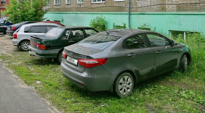 In the Federation Council proposed to introduce fines for Parking on lawns