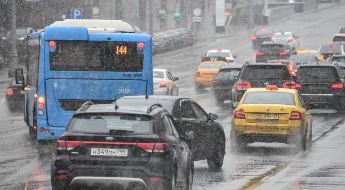 Metropolitan drivers urged to take mass transit because of traffic congestion