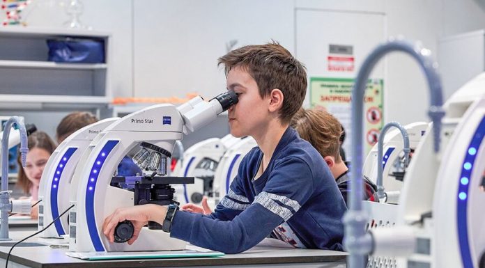 Metropolitan students will learn to space vacuum