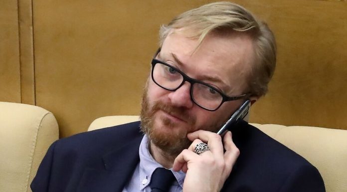 Milonov urged not to allow to officials with geeky hair color