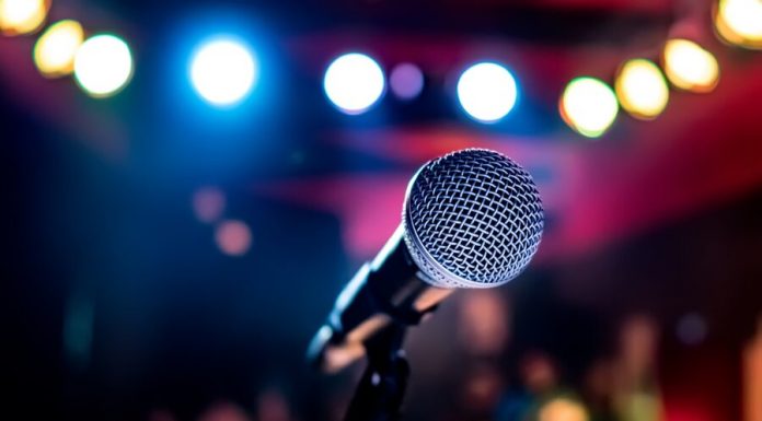 Moscow online: poetry slam with elements of performance