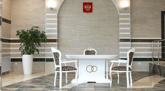 Muscovites said that in some departments of the registry office to get married on the Day of Russia