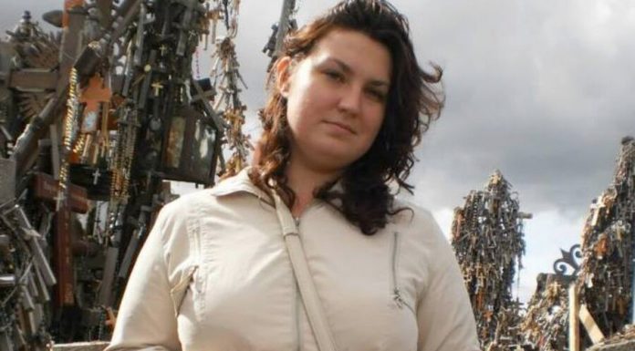 My father told me about the details of the daughter's accusations of treason due to photos at the wedding