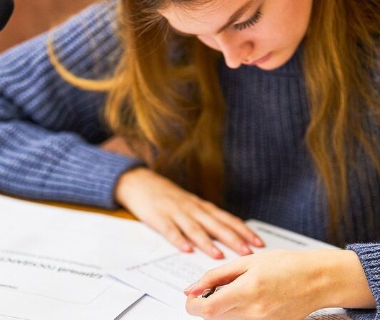 Parents of high school students will pass the exam with the children