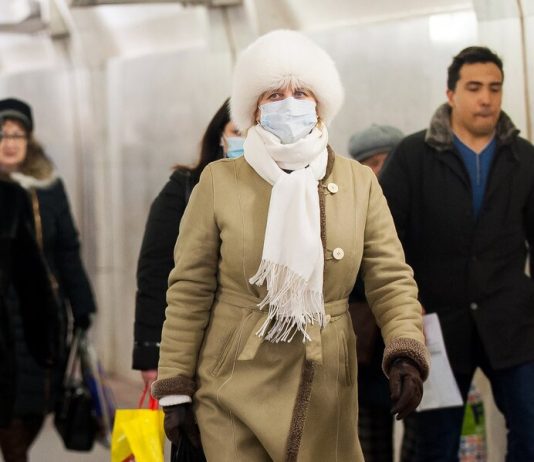 Pharmacies in Moscow were provided with masks to combat coronavirus
