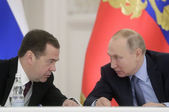 Putin said that in advance discussed with Medvedev the resignation of his government