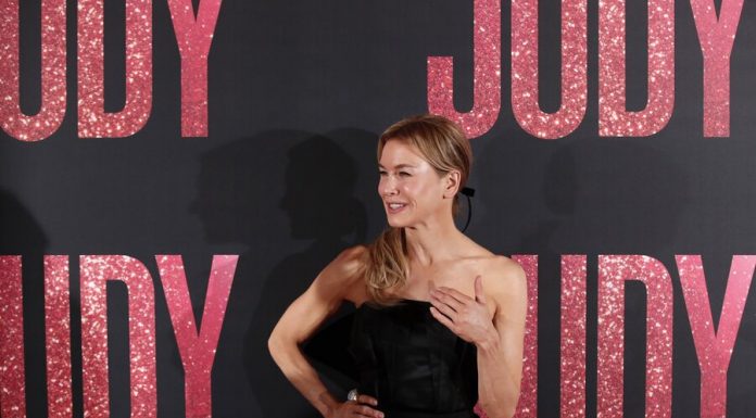 Renee Zellweger received the "Oscar" in the nomination "Best actress"