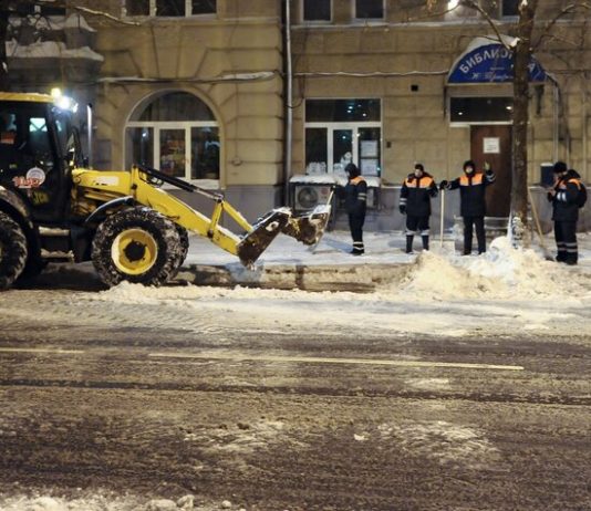 Roads and pavements will be treated from the ice in Moscow due to cold