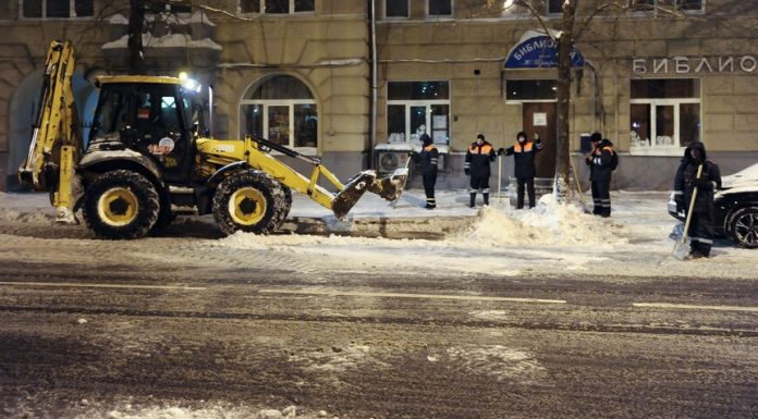 Roads and pavements will be treated from the ice in Moscow due to cold